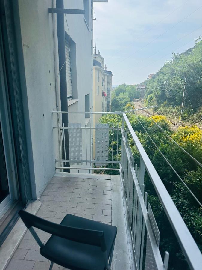 Entire 3 Bed Rooms Apartment,Centrum ジェノヴァ エクステリア 写真